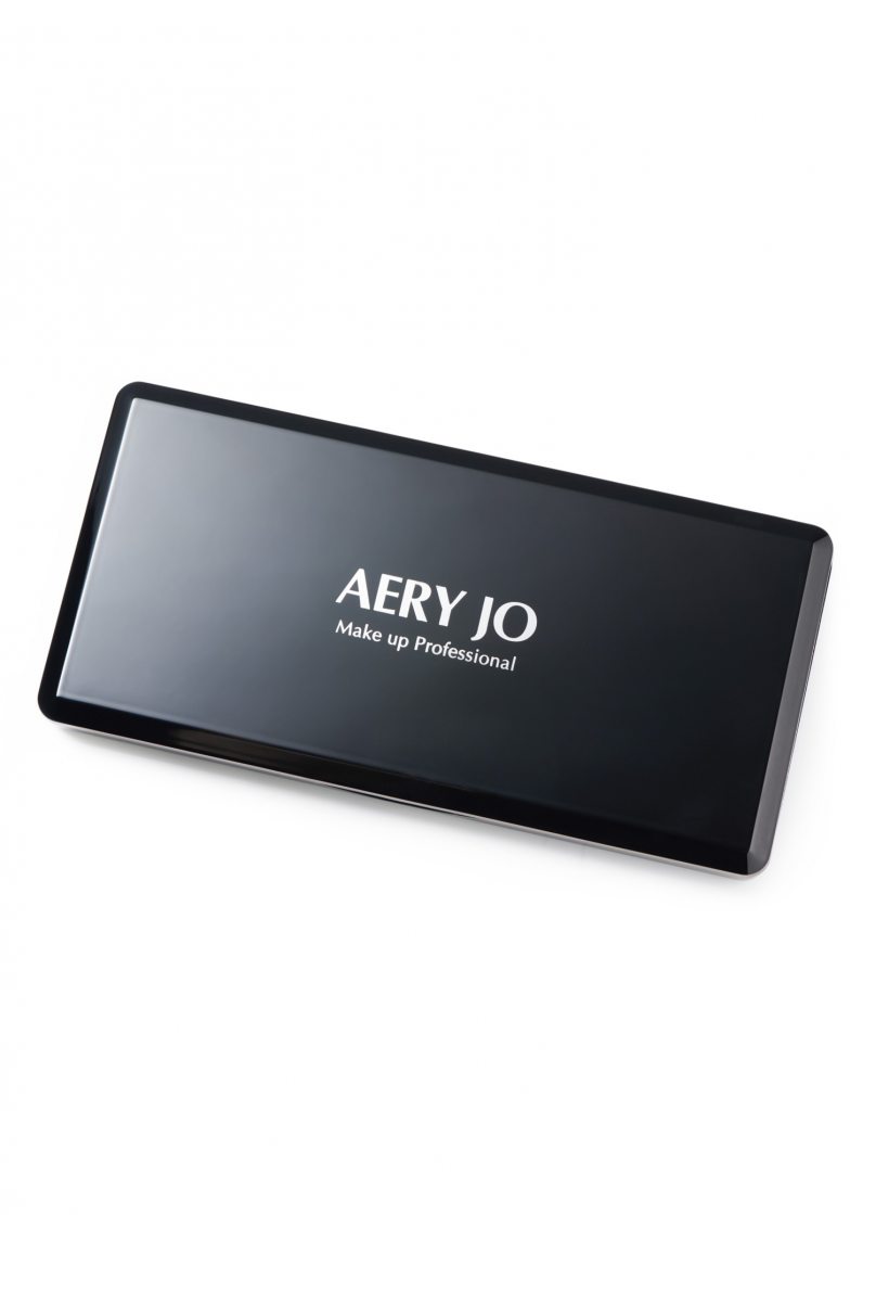 For body and face by Aery Jo product ID Aery Jo Shading Powder Set (2 Colors)/01 Highlight & 07 Shading