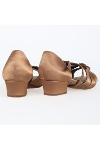Juvenile dance shoes for girls
