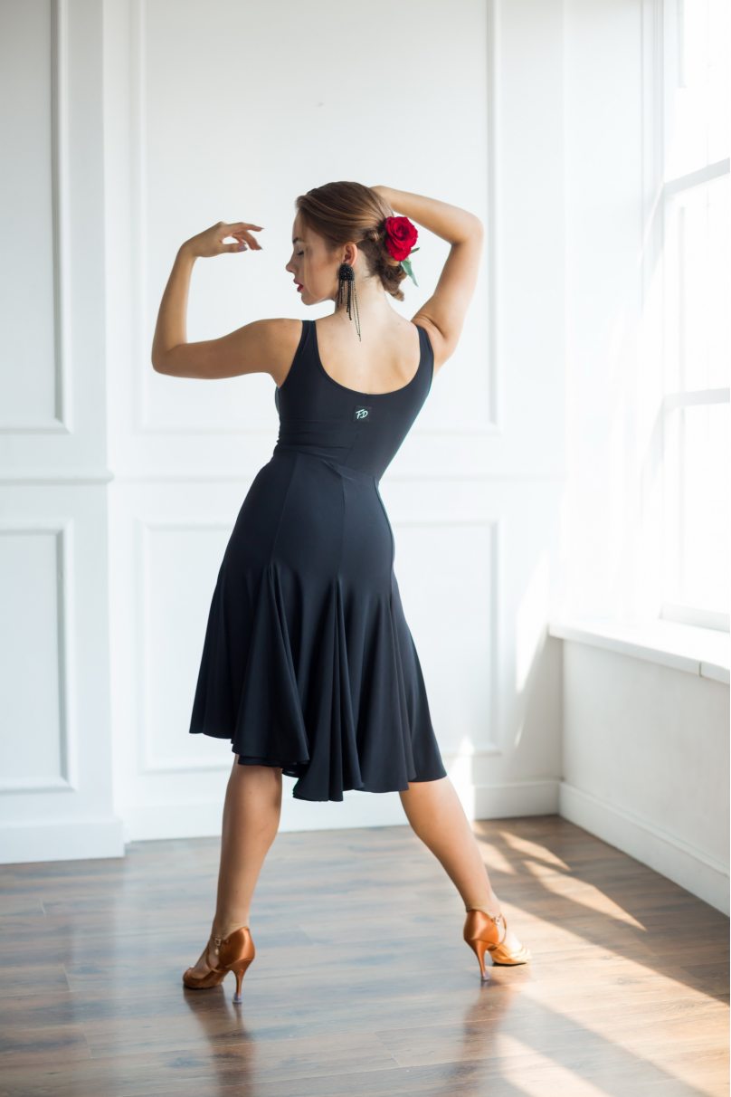 Pin by Michelle Yiu on Dancesport  Latin dress, Dance dresses, Dance poses