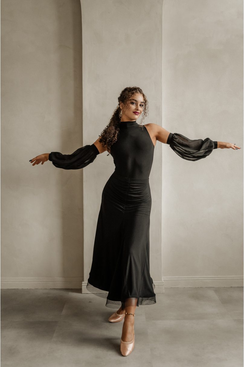 https://bravo-dance.com/image/cache/catalog/fashiondance/autamn23/ladies-dance-accessories-fashion-dance-sleeves-001-4-808x1212.jpg