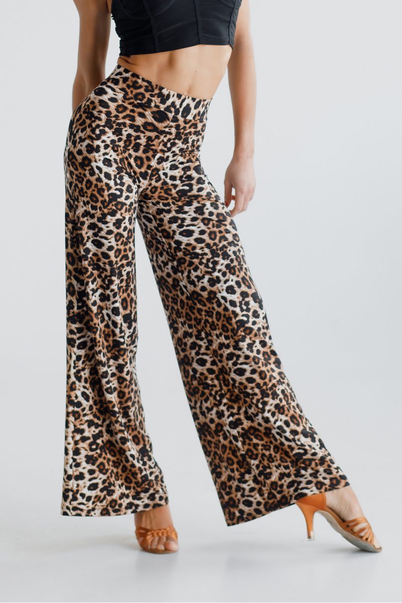 Rich Look Fashion Plain Brown and White Ladies Cigarette Pants at Rs  200/piece in Delhi