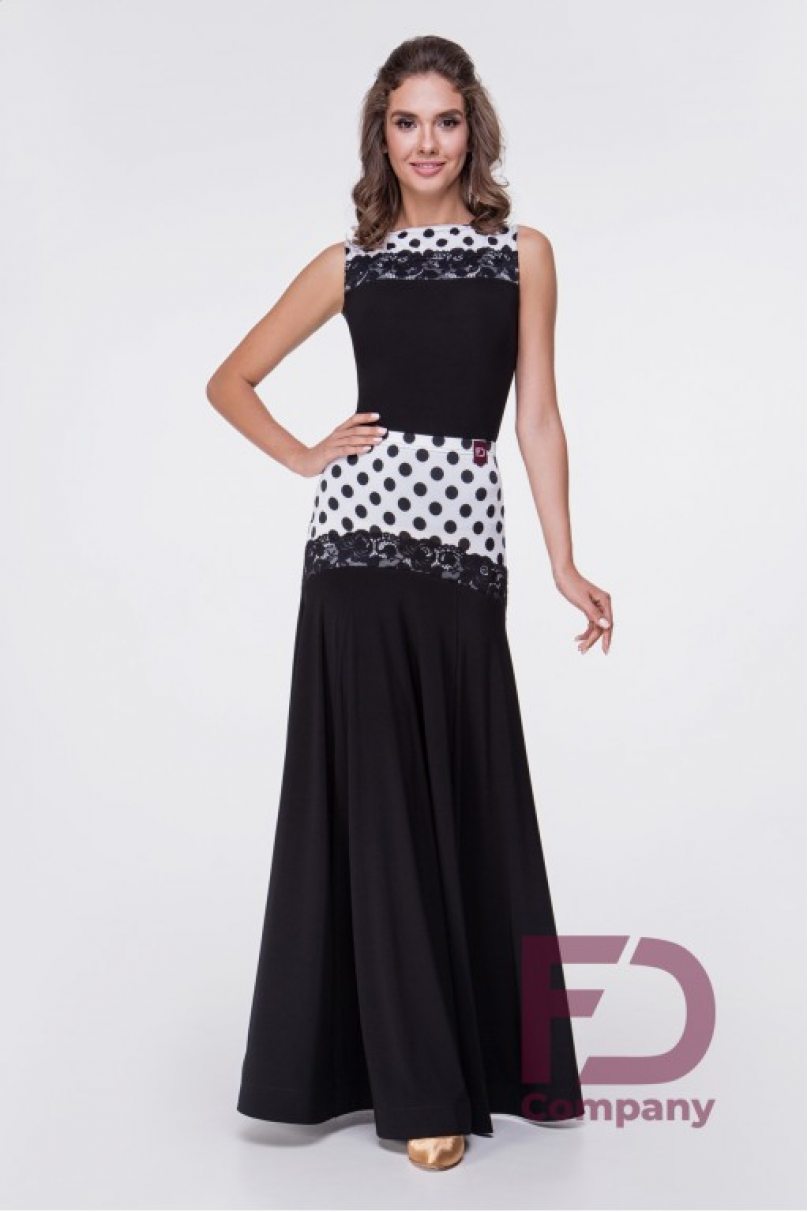Women's blouse for dancing, sleeveless with a print of polka dots