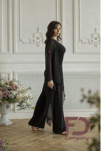 Women's trousers for standard, adjacent silhouette on the hips, widened to the bottom