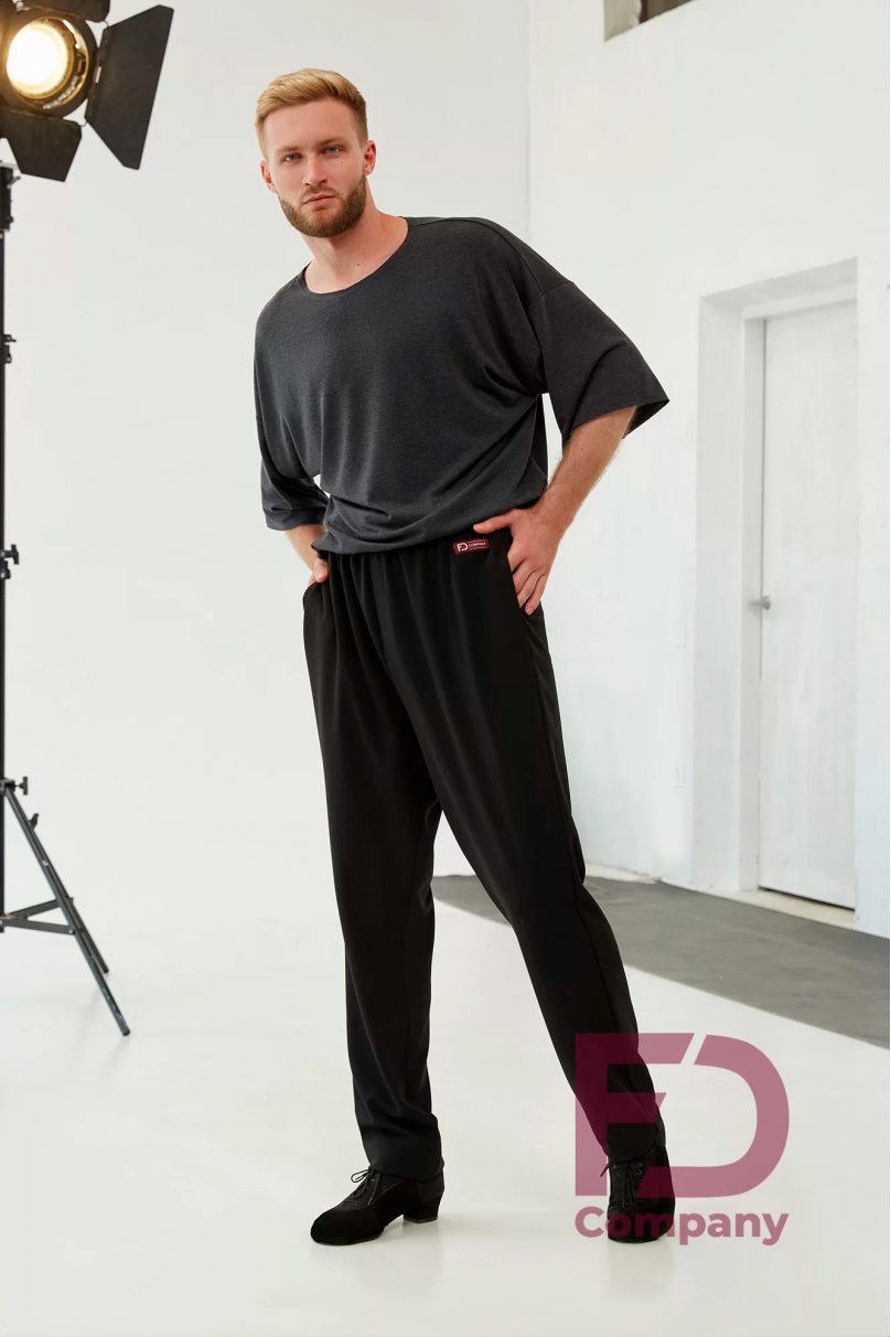 Loose trousers for dance