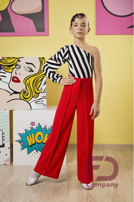 Women's trousers for dancing with sewn-on arrows