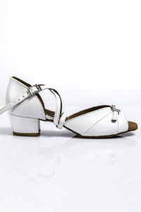 Туфли для бальных танцев для девочек от бренда Grand Prix модель CHBL610 White Leather