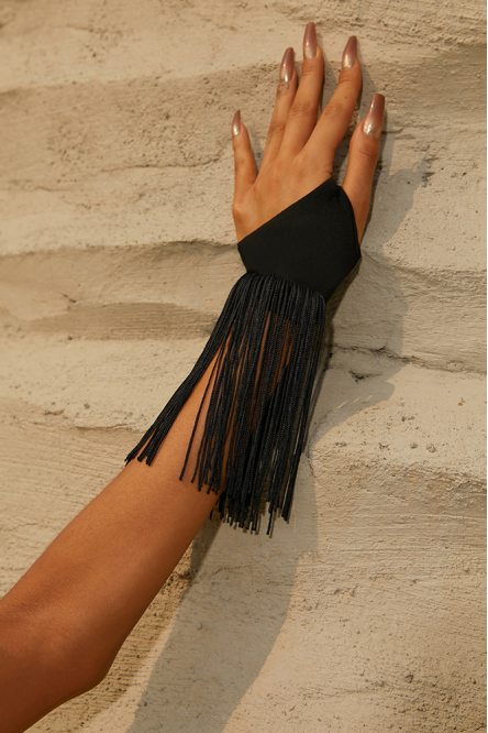 Жіноча декоративна рукавичка Crisp Fringes Wristband
